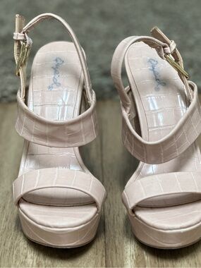 Qupid Blush Croc-Embossed Platform Sandals